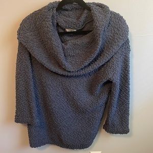 Umgee size small chunky cowl neck